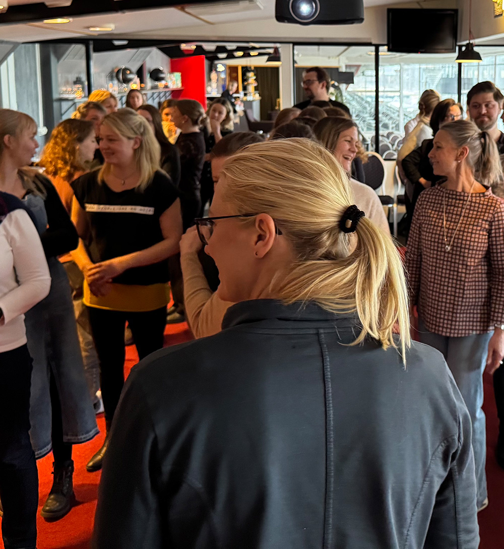 Lösningsfokuserade samtal under utbildningens paus.